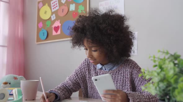ARE YOU PANICKING ABOUT YOUR CHILD-PHONE RELATIONSHIP? HERE’S A RESEARCH THAT CAN HELP YOU