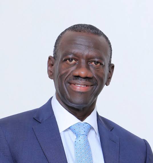 Kakwenza: Young People Should Read Books 4 Kakwenza looks up to Kizza Besigye