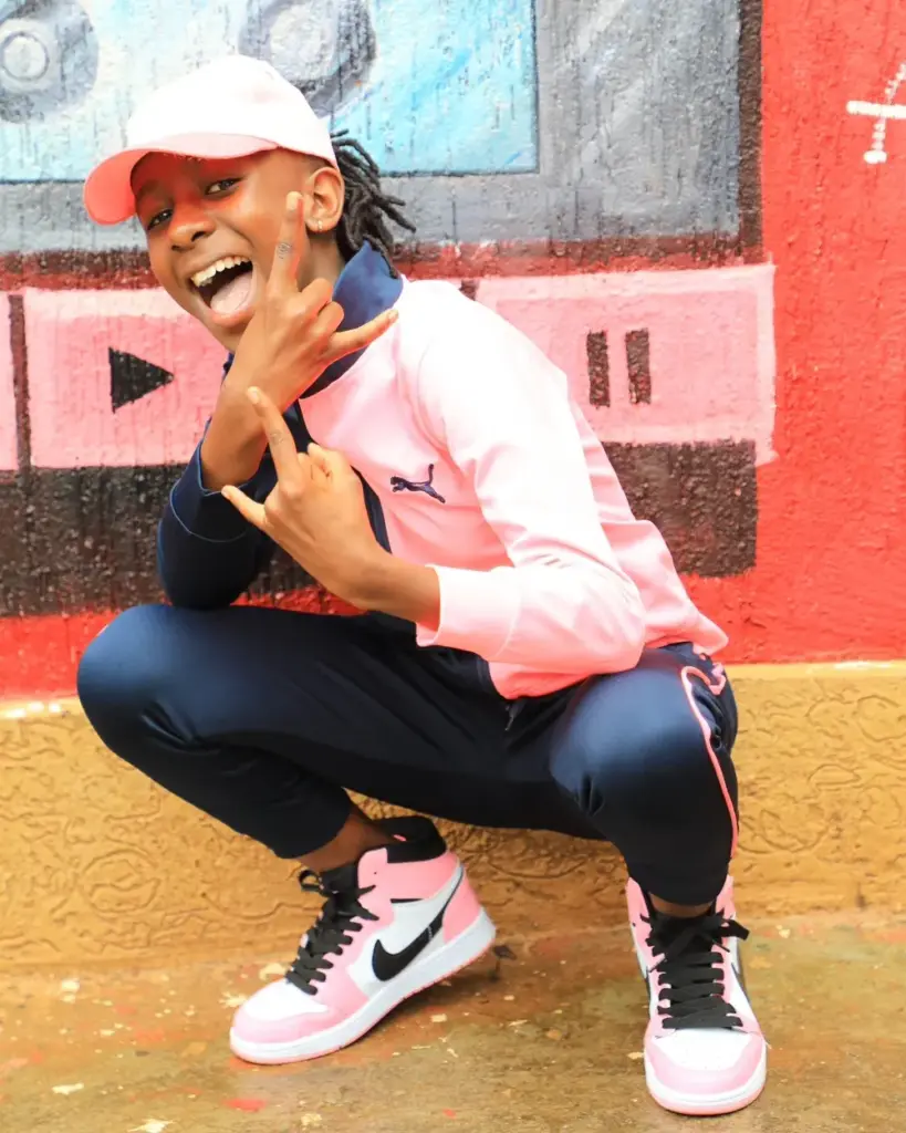 Felister Di Superstar