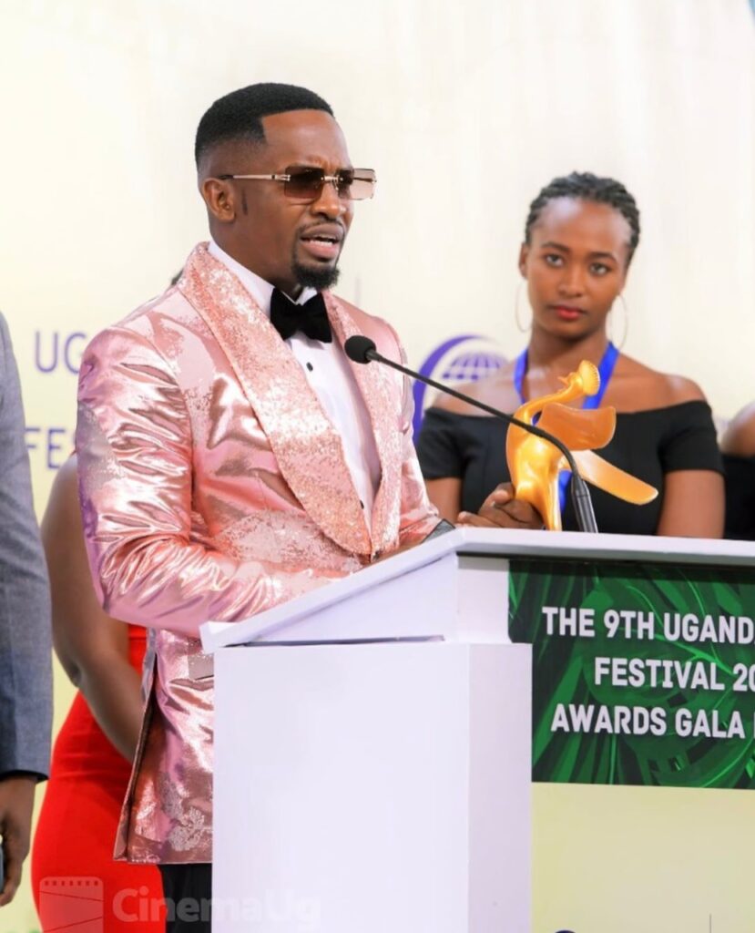 Allan Kutos Katongole | Sanyu Series Main Actor Biography 31 Allan gives speech and receives award