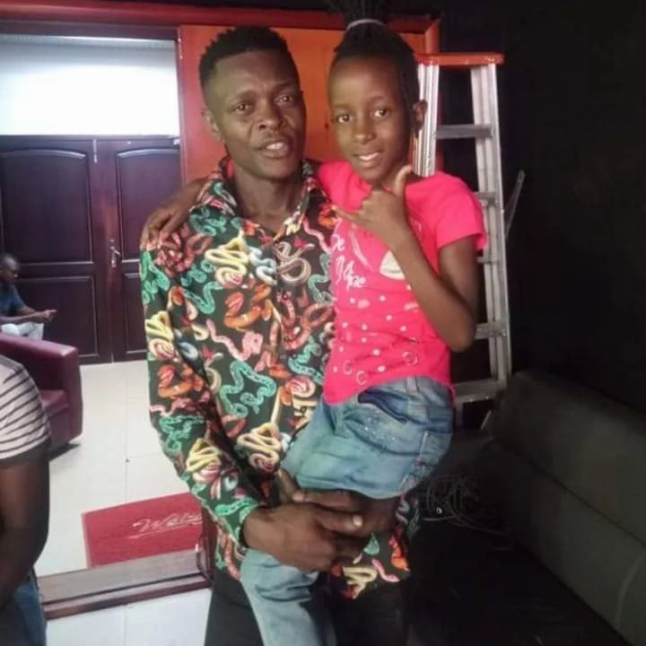 Felister Di Superstar with Jose Chameleon