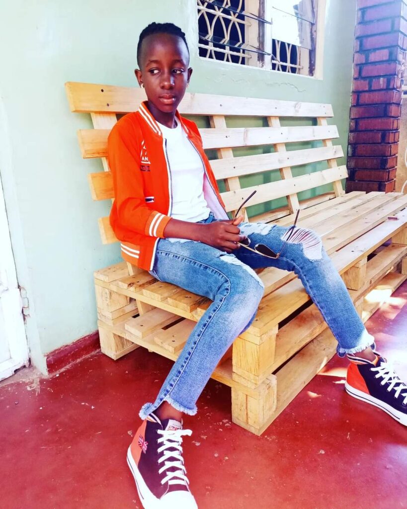 Felister Di Superstar