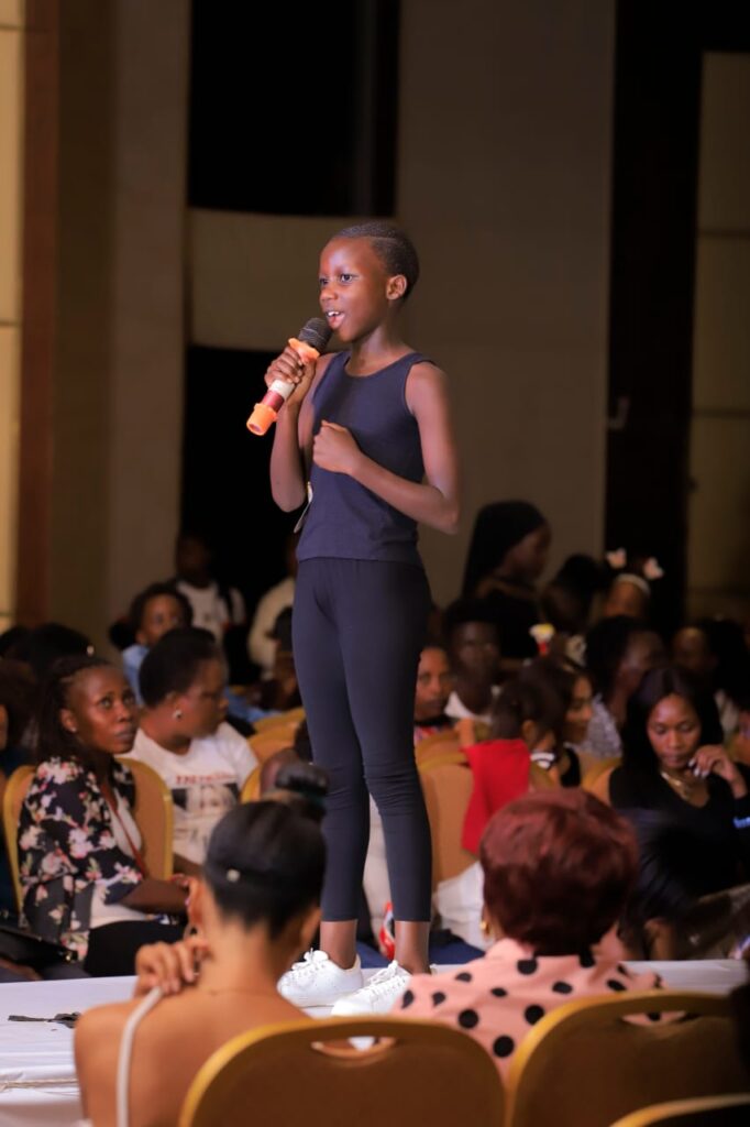 Jeldin Maryam Wengi on stage