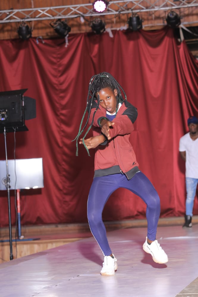 yonna skyler dancing on stage