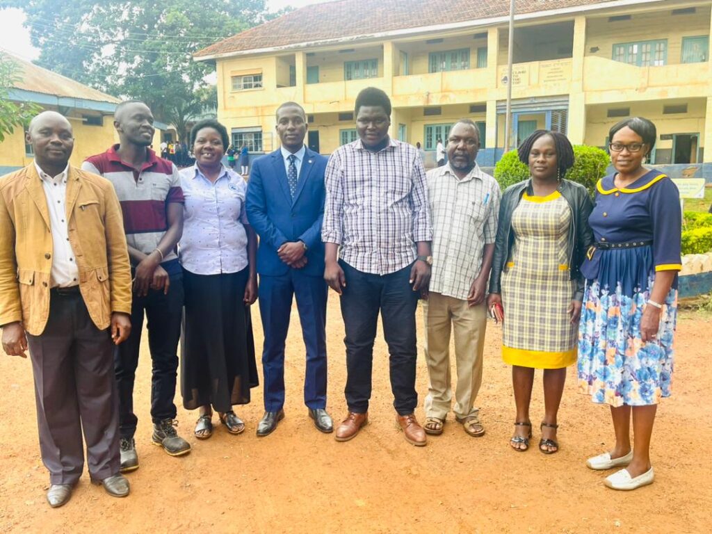 RHOSA Chairperson poses for a picture with other board members