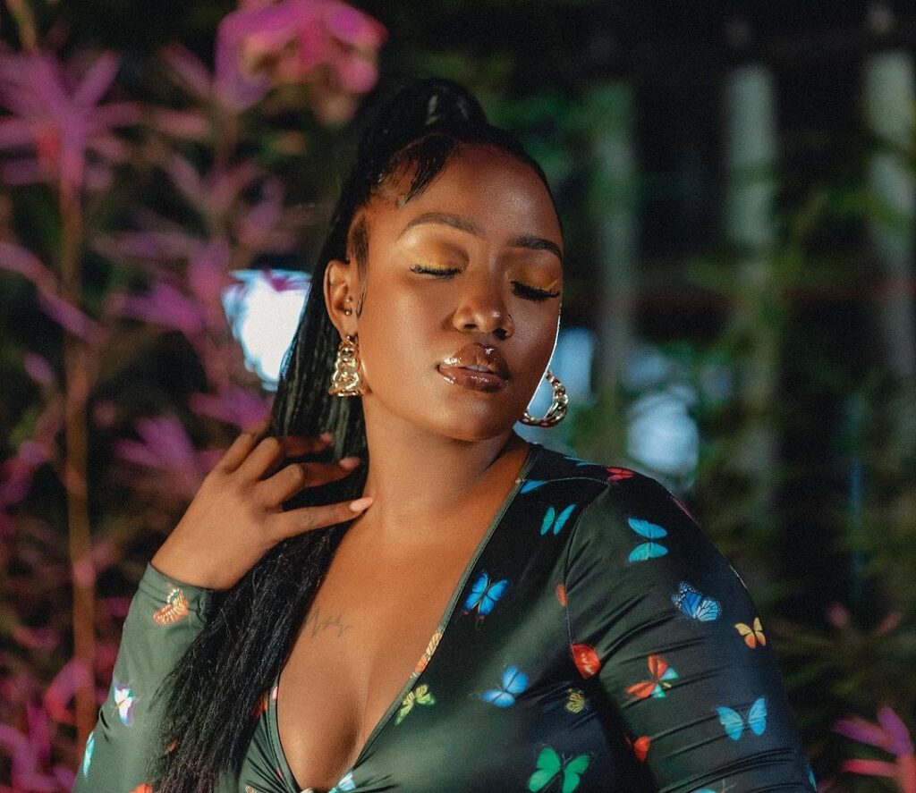 Watch Lydia Jazmine Perform Live Watch Lydia Jazmine Perform Live