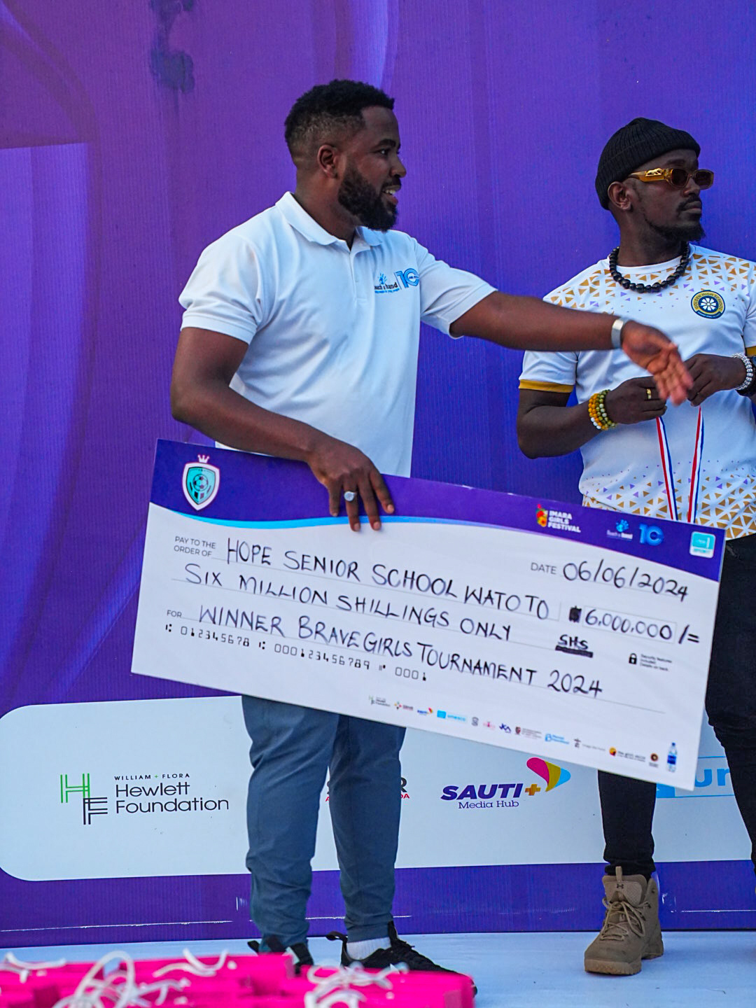 Humphrey awarding the winners