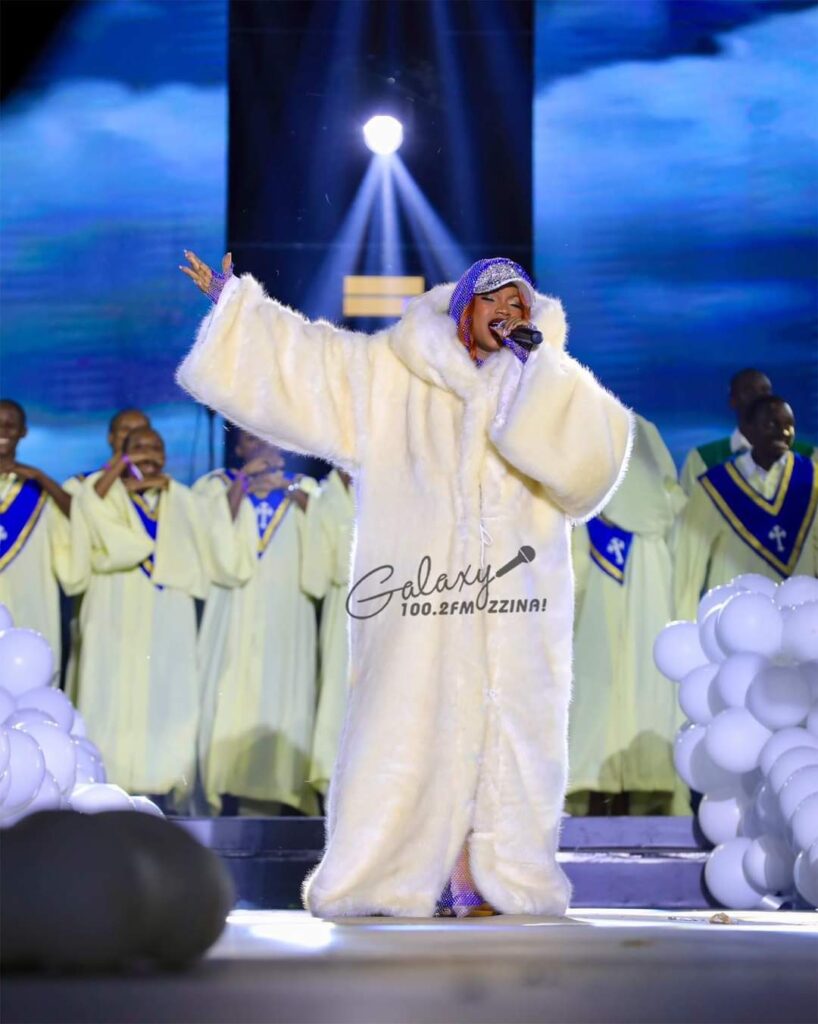 Unbelievable Scenes at Neyanziza Concert as Sheebah Unveils Her Pregnancy 14 Unbelievable Scenes at Neyanziza Concert as Sheebah Unveils Her Pregnancy