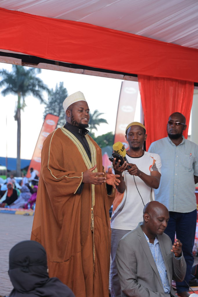 Royco’s ‘Share Goodness’ Campaign Feeds Over 5,000, Concludes Ramadan with Donation to Uganda Muslim Supreme Council