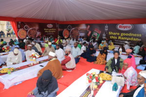 Royco’s ‘Share Goodness’ Campaign Feeds Over 5,000, Concludes Ramadan with Donation to Uganda Muslim Supreme Council Royco’s ‘Share Goodness’ Campaign Feeds Over 5,000, Concludes Ramadan with Donation to Uganda Muslim Supreme Council