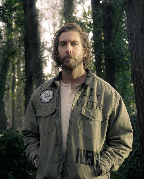 Calvin Harris Unveils Country-Inspired ‘Smoke The Pain Away’ – His First Vocal Track in Years