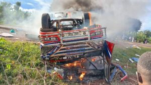 YY Coaches Bus Overturns and Catches Fire