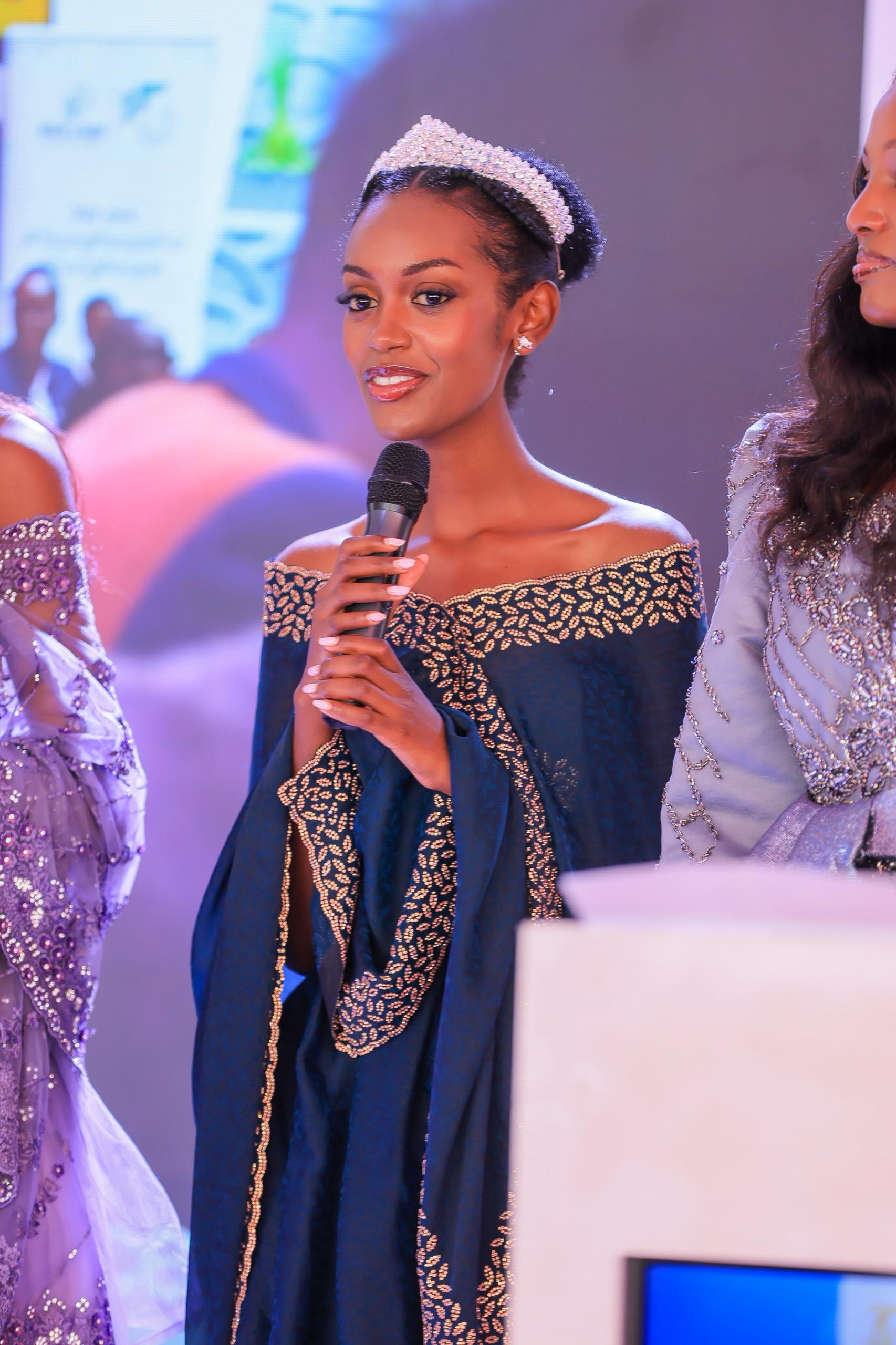 King Oyo impressed by RAHU, meets new Miss Uganda