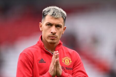 Lisandro Martinez Returns to Manchester United Training After Eight-Month Injury Layoff Lisandro Martinez Returns to Manchester United Training After Eight-Month Injury Layoff