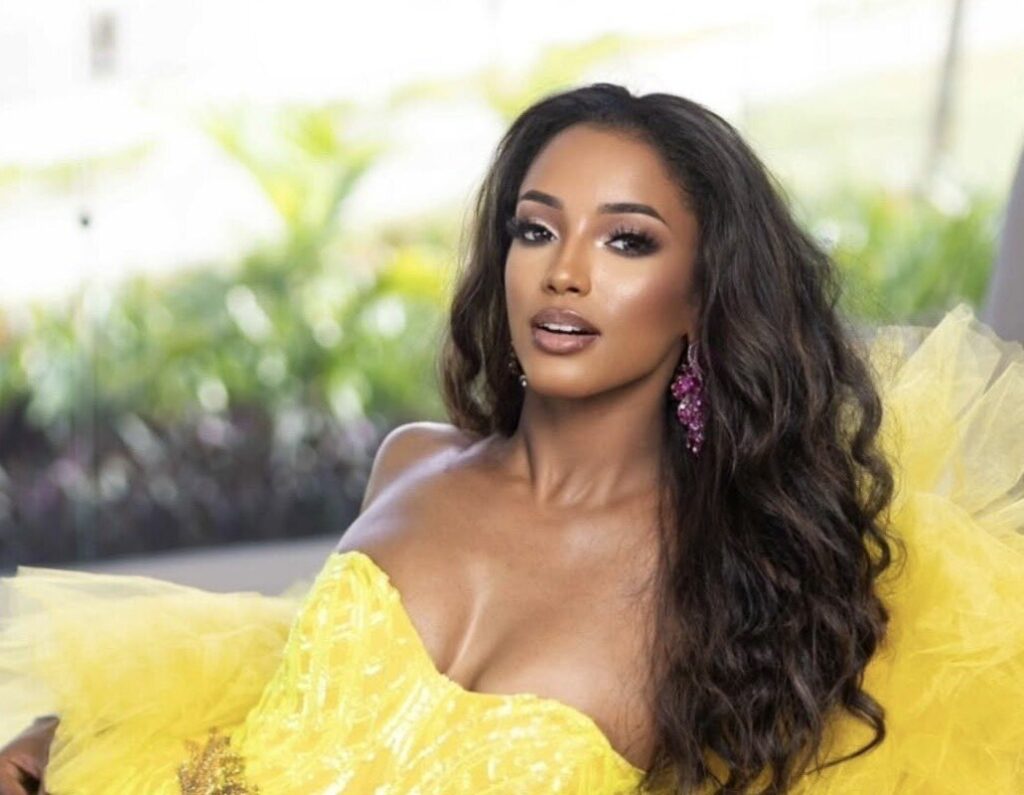 Miss Jamaica Falls off stage, Gets Hospitalized in pain Miss Jamaica Falls off stage, Gets Hospitalized in pain