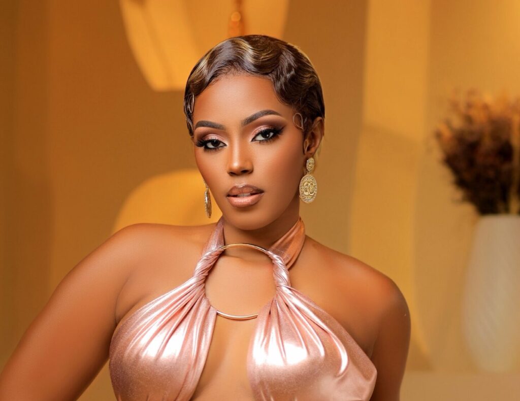 Gloria Bugie Named ‘Struggling Artist of the Year 2025’ Gloria Bugie Named 'Struggling Artist of the Year 2025'