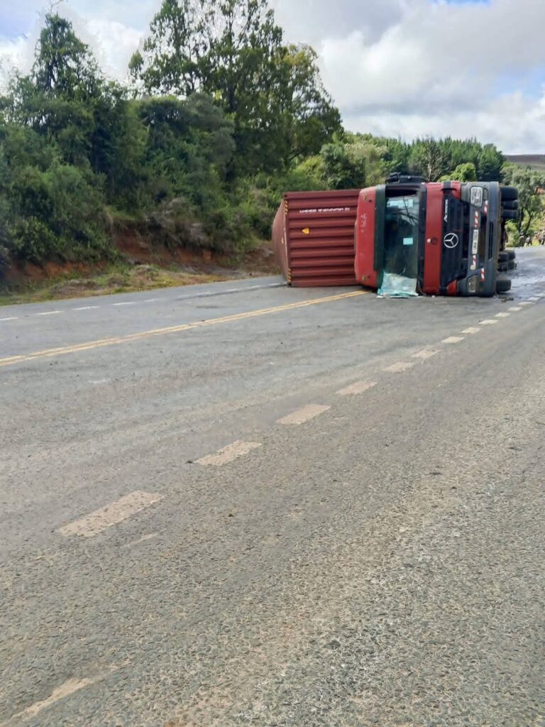 Crash at Kamara highway