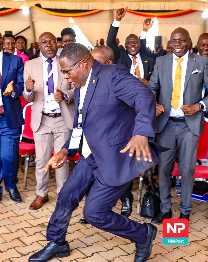 Oboth oboth dancing after winning 12th parliament speaker elections