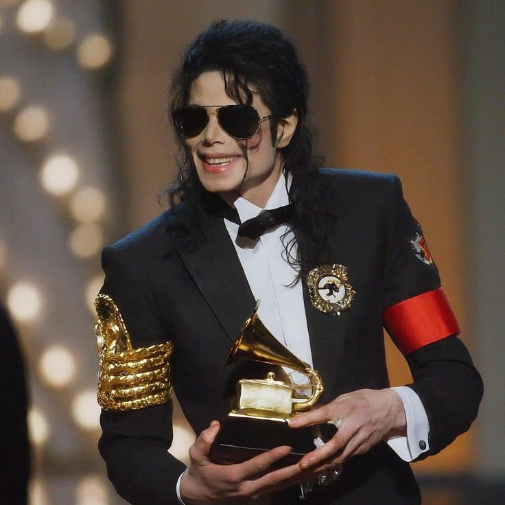 Michael Jackson becomes #1 Successful Global Digital Artist