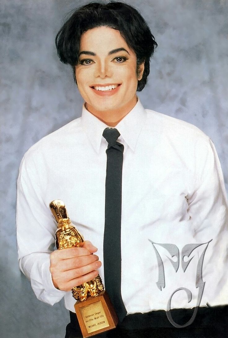 Michael Jackson becomes #1 Successful Global Digital Artist