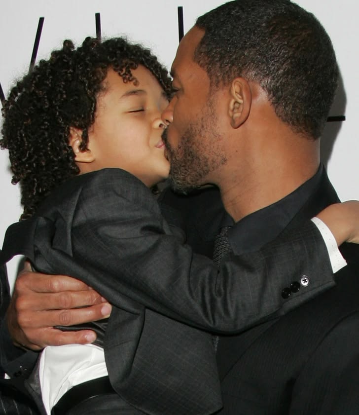 Should kids kiss their parents? How much touch is too much? 4 Should kids kiss their parents? How much touch is too much?