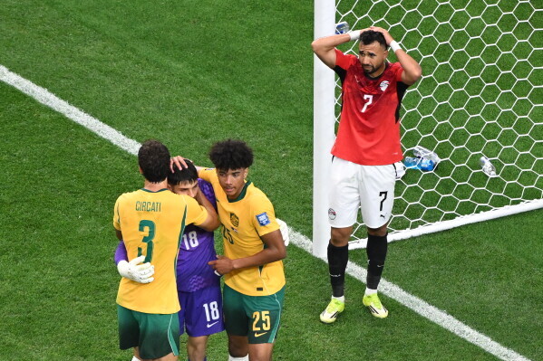 Egypt beats Australia, qualifies for new Round of 16 1 Egypt beats Australia, qualifies for new Round of 16