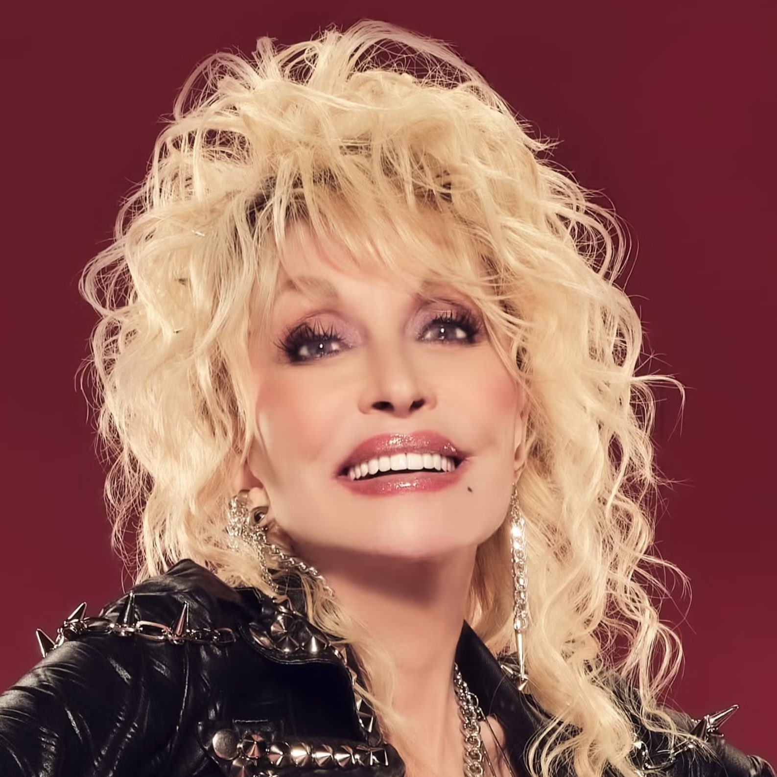 How Dolly Parton (1946–2026) wore a lovely coat of many colors 6 How Dolly Parton (1946–2026) wore a lovely coat of many colors