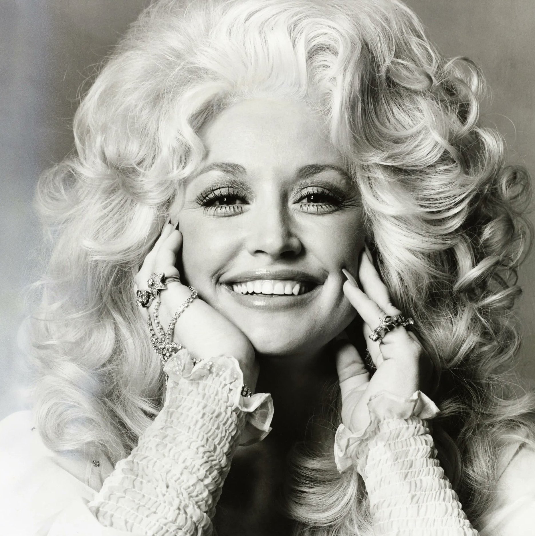How Dolly Parton (1946–2026) wore a lovely coat of many colors 7 How Dolly Parton (1946–2026) wore a lovely coat of many colors