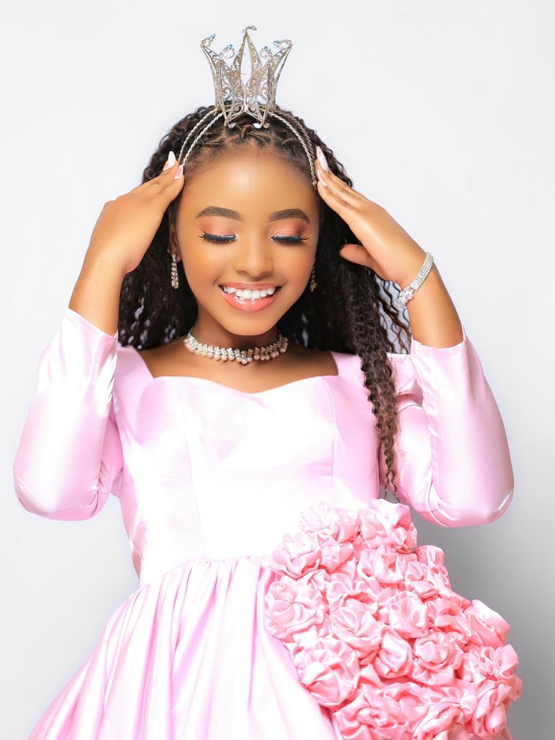 Favour Murungi Wins 2 Big crowns at Queens Affairs Awards 16 Favour Murungi Wins 2 Big crowns at Queens Affairs Awards