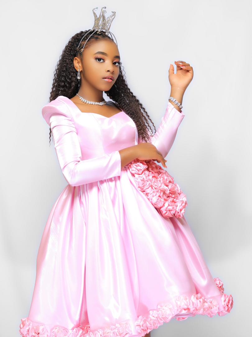 Favour Murungi Wins 2 Big crowns at Queens Affairs Awards 3 Favour Murungi Wins 2 Big crowns at Queens Affairs Awards
